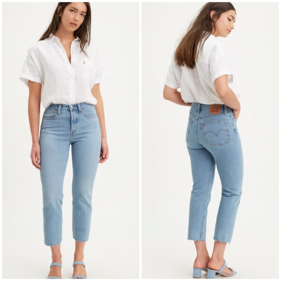 LEVIS WEDGIE STRAIGHT FIT FRAYED HEM JEANS 24 - Picture 1 of 15